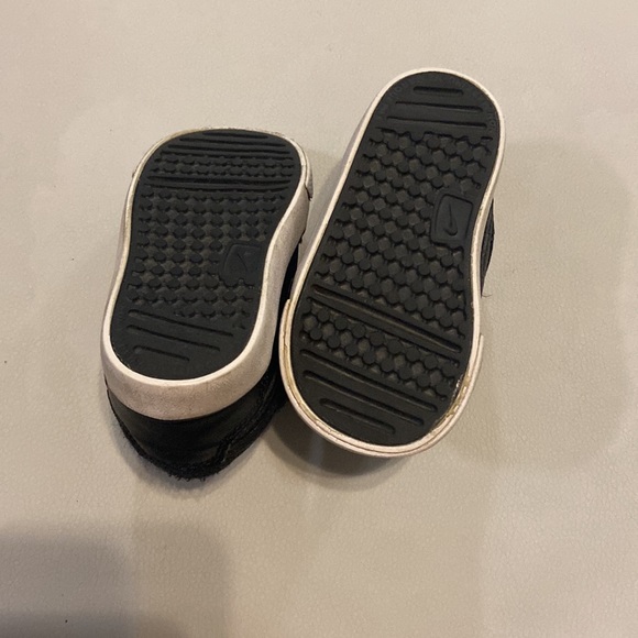 Nike shoes 4C - Picture 3 of 3